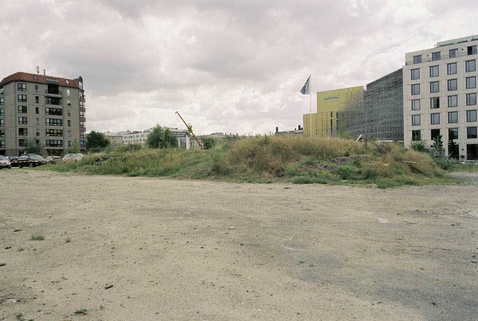 Führerbunker Wilhelmstraße @ Stefanie Bürkle - VG Bild-Kunst, 2001