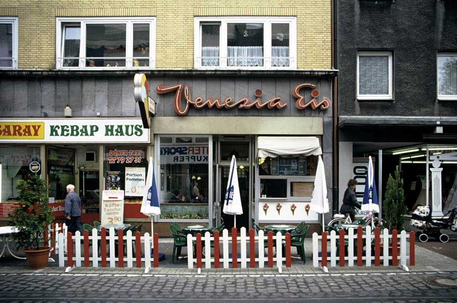 Eiscafe Venezia Herne @ Stefanie Bürkle - VG Bild-Kunst Bonn, 1999