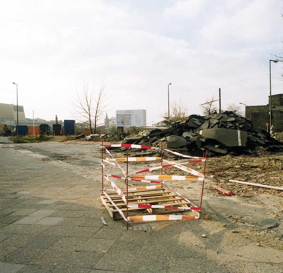 Potsdamer Platz III @ Stefanie Bürkle - VG Bild-Kunst, 1993